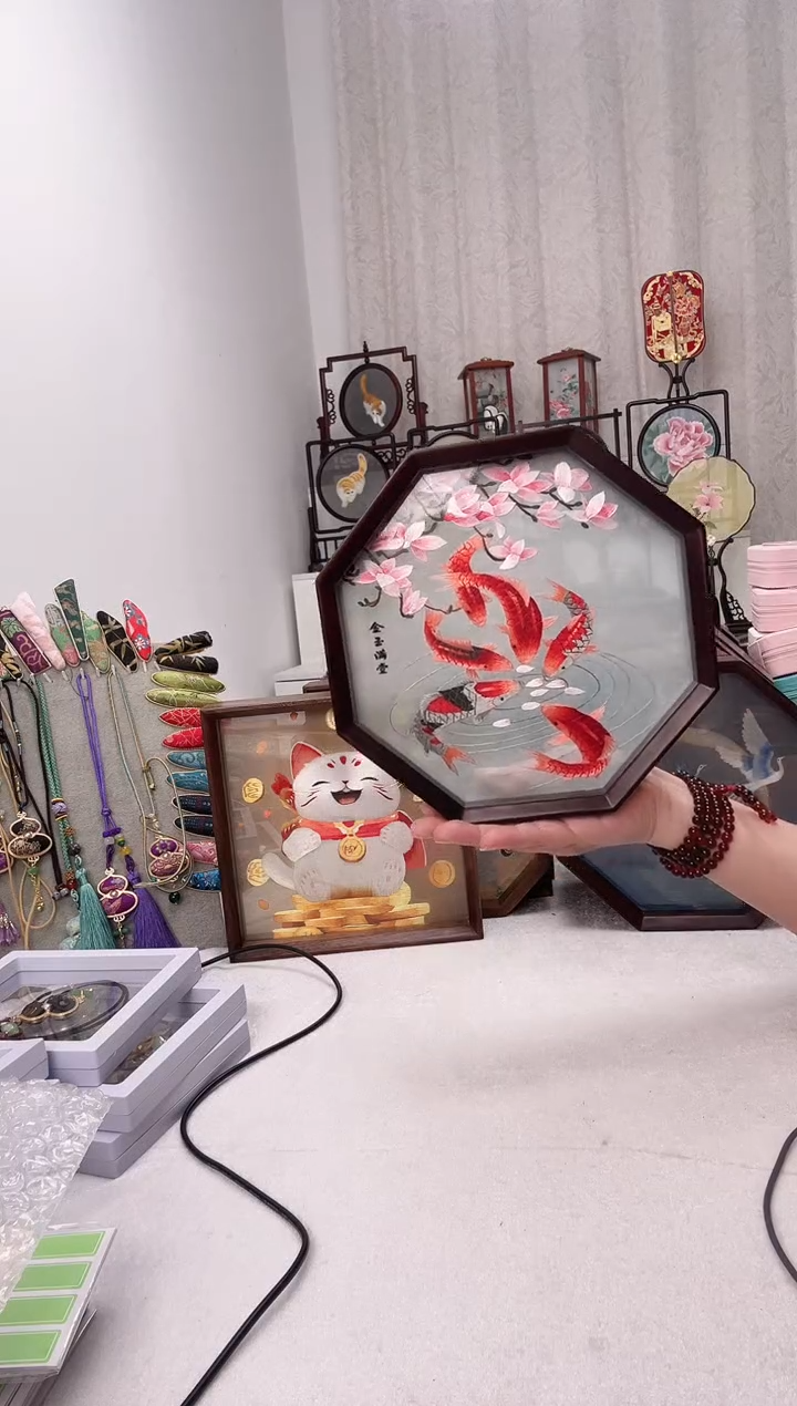 扇子苏绣作品手工摆台