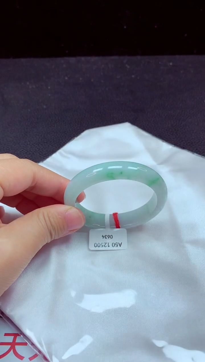 【闪购商品】翡翠手镯未镶嵌手镯51