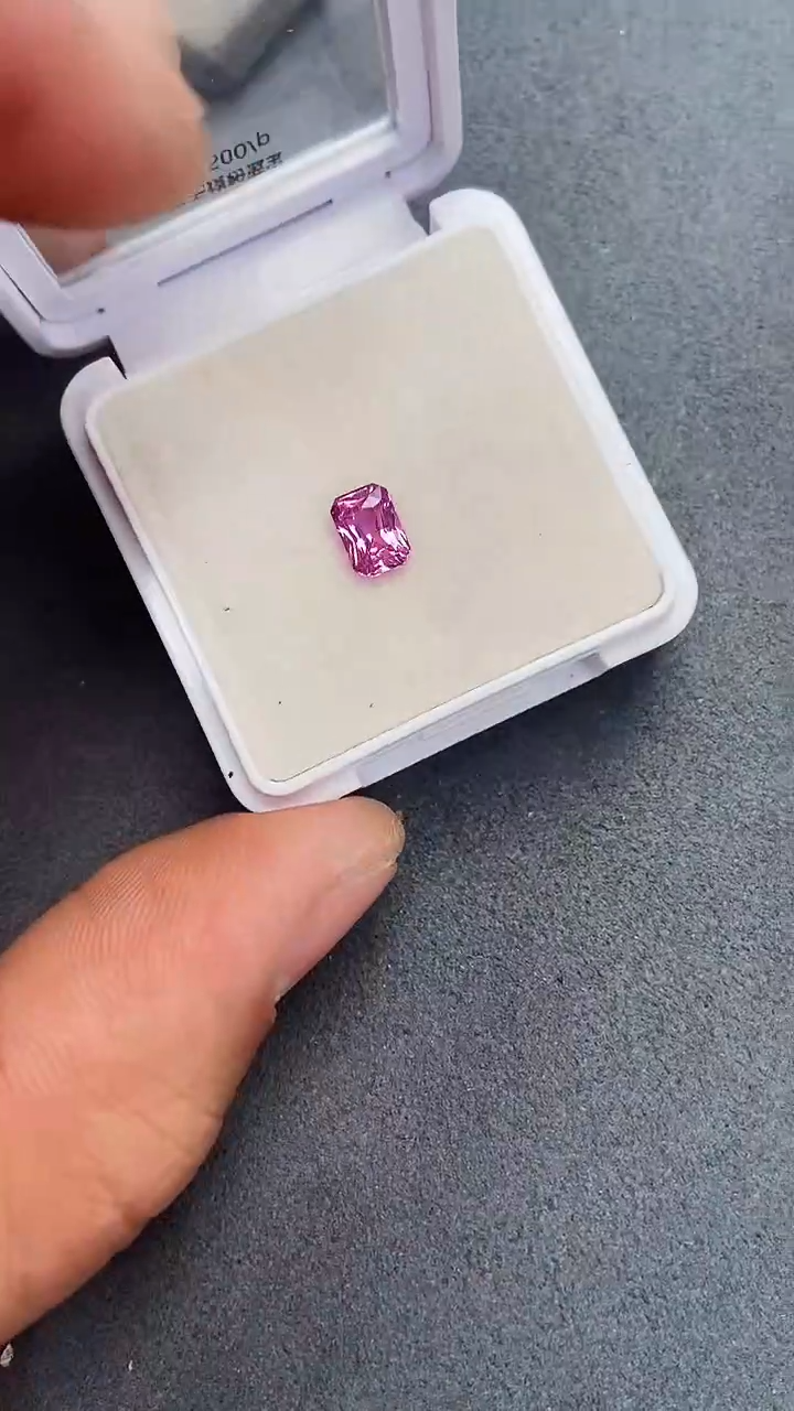【闪购商品】彩色蓝宝石裸石未镶嵌1.27