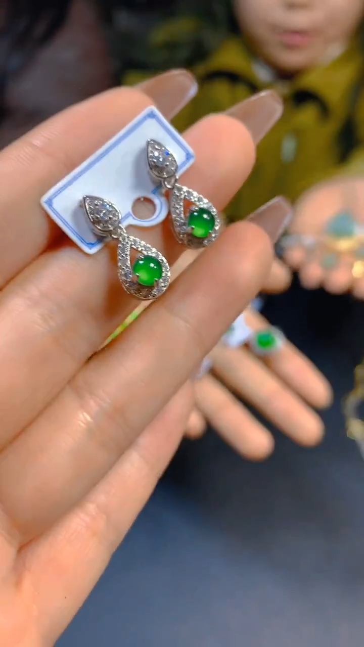 【闪购商品】翡翠耳饰未镶嵌0917514456多样性发一