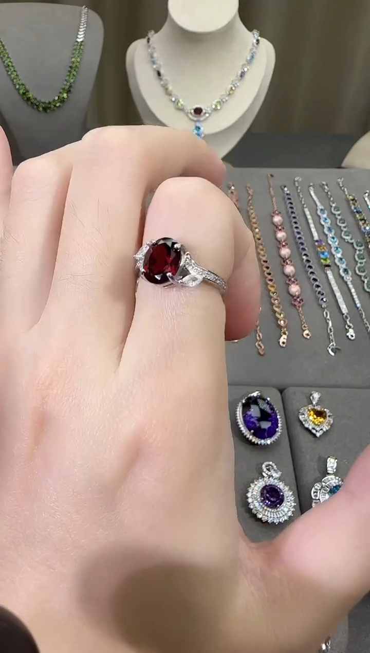 银S925镶嵌戒指石榴石10*8mm戒指简约款