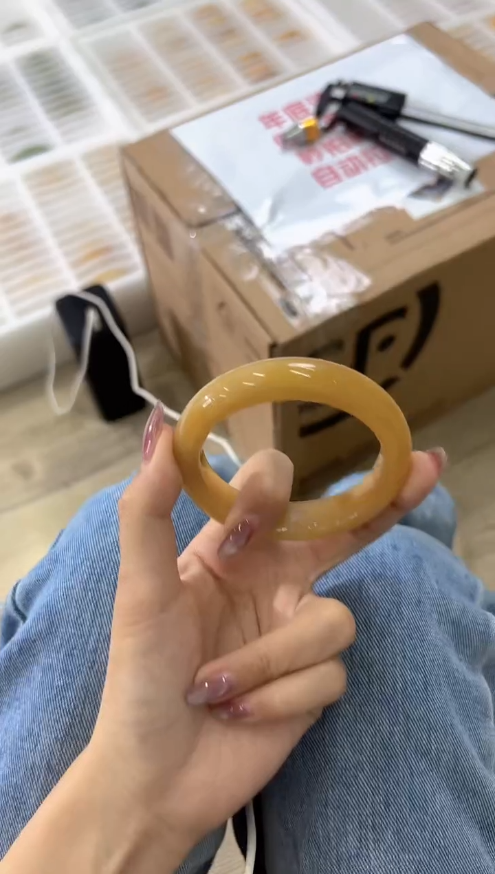 未镶嵌手镯石英质玉115-59HU