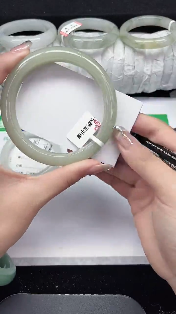 未镶嵌手镯石英质玉282-64/65