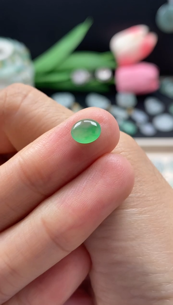 【闪购商品】翡翠颈饰未镶嵌翡翠果绿蛋面