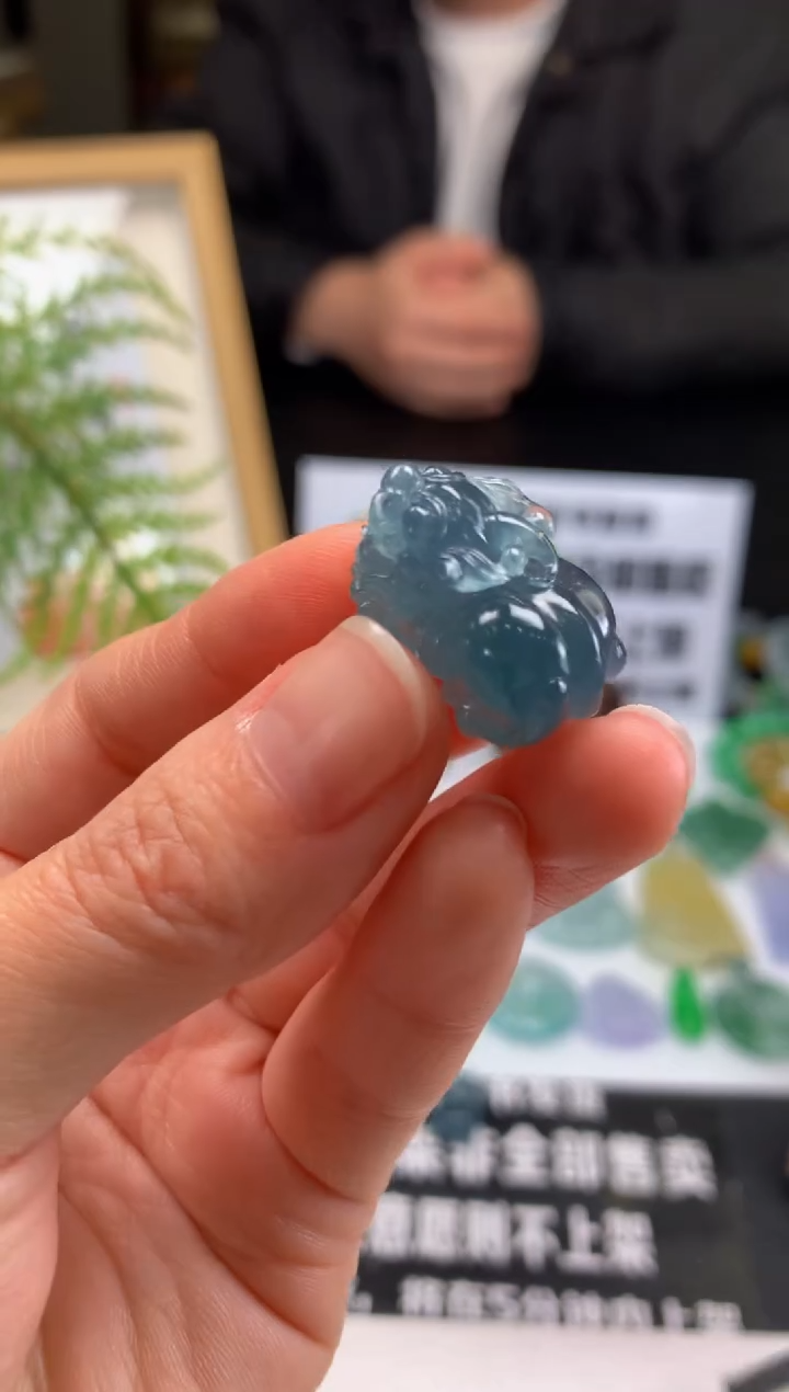 【闪购商品】定制翡翠未镶嵌吊坠-84008