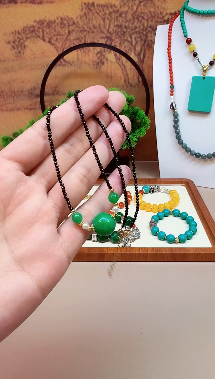 翡翠14K金镶嵌颈饰X830