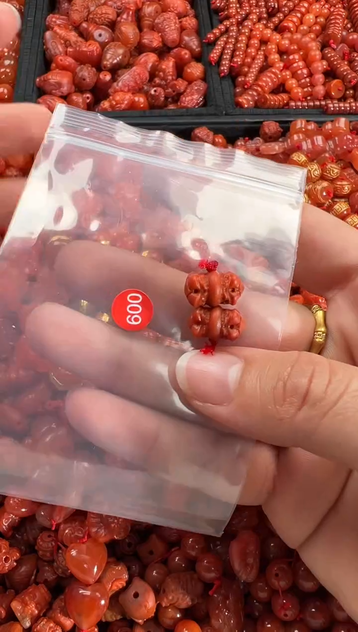 【闪购商品】南红玛瑙颈饰未镶嵌2