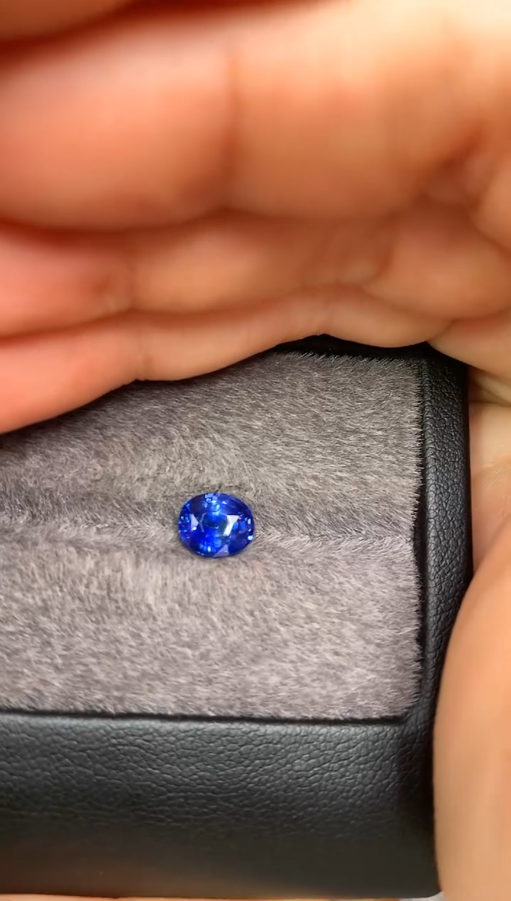 【闪购商品】定制蓝宝石裸石未镶嵌椭圆型 矢车菊 1.77ct