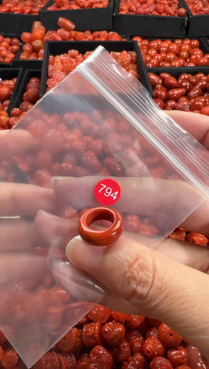 颈饰未镶嵌南红玛瑙1