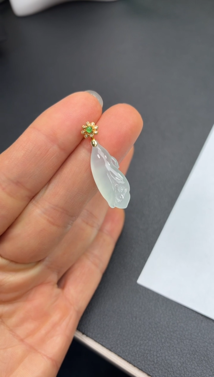 颈饰18K金镶嵌翡翠天然翡翠A货