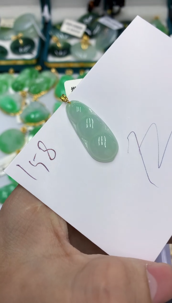 【闪购商品】翡翠颈饰18K金镶嵌号链接