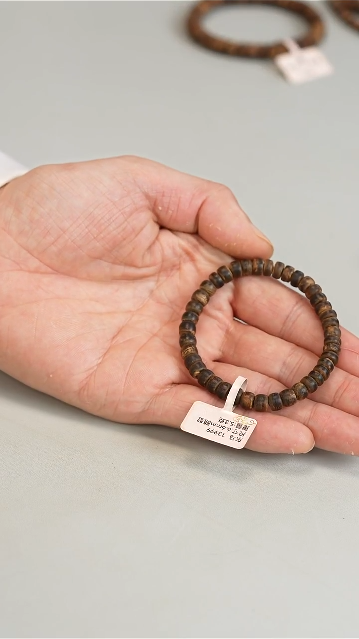 沉香手串东马老沙巴沉水6.6mm单圈5.3g