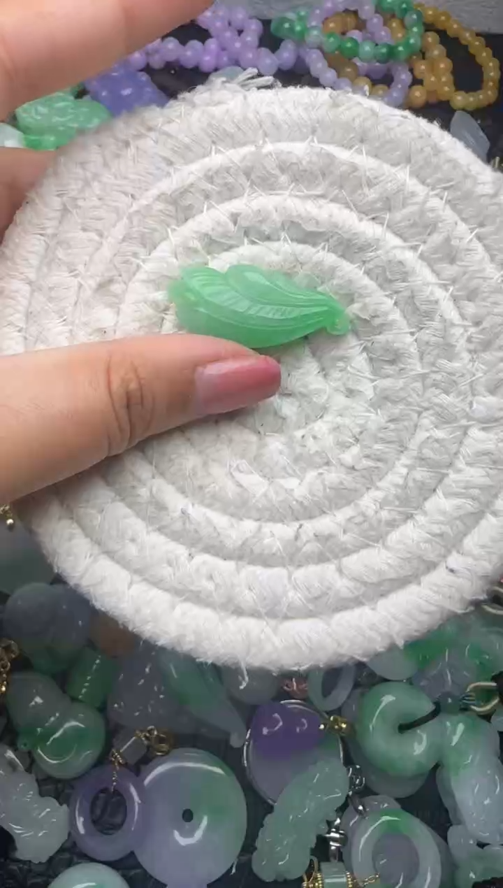 颈饰未镶嵌翡翠缅甸翡翠吊坠