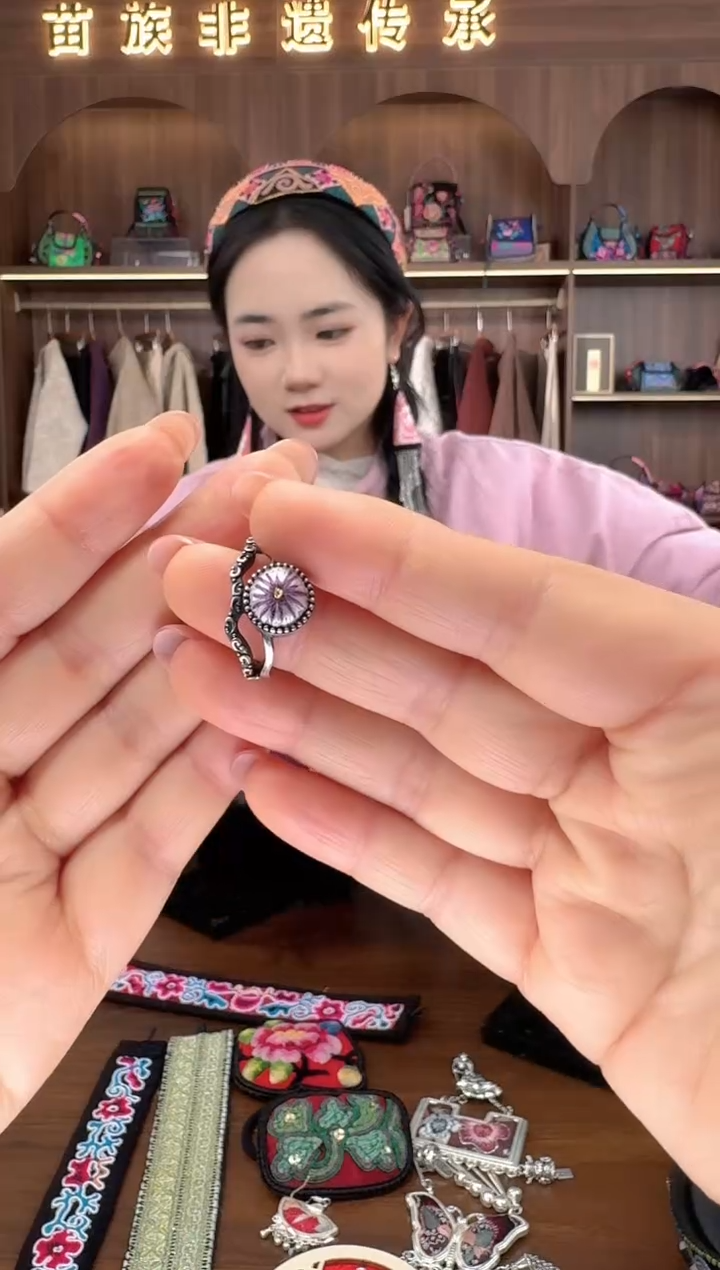 刺绣扶光苗绣传承34