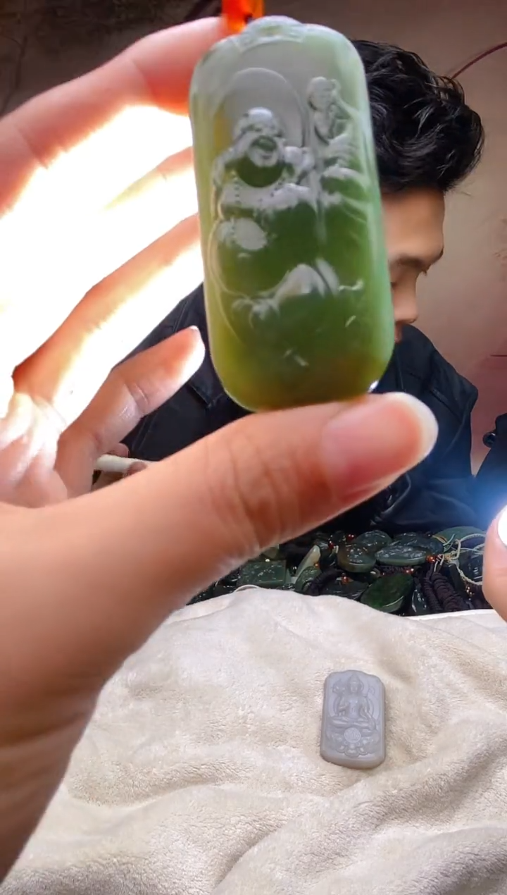 颈饰未镶嵌和田玉1