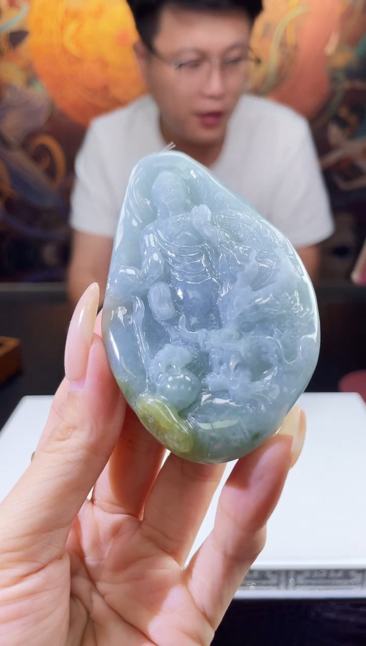 翡翠未镶嵌颈饰多样性发其一