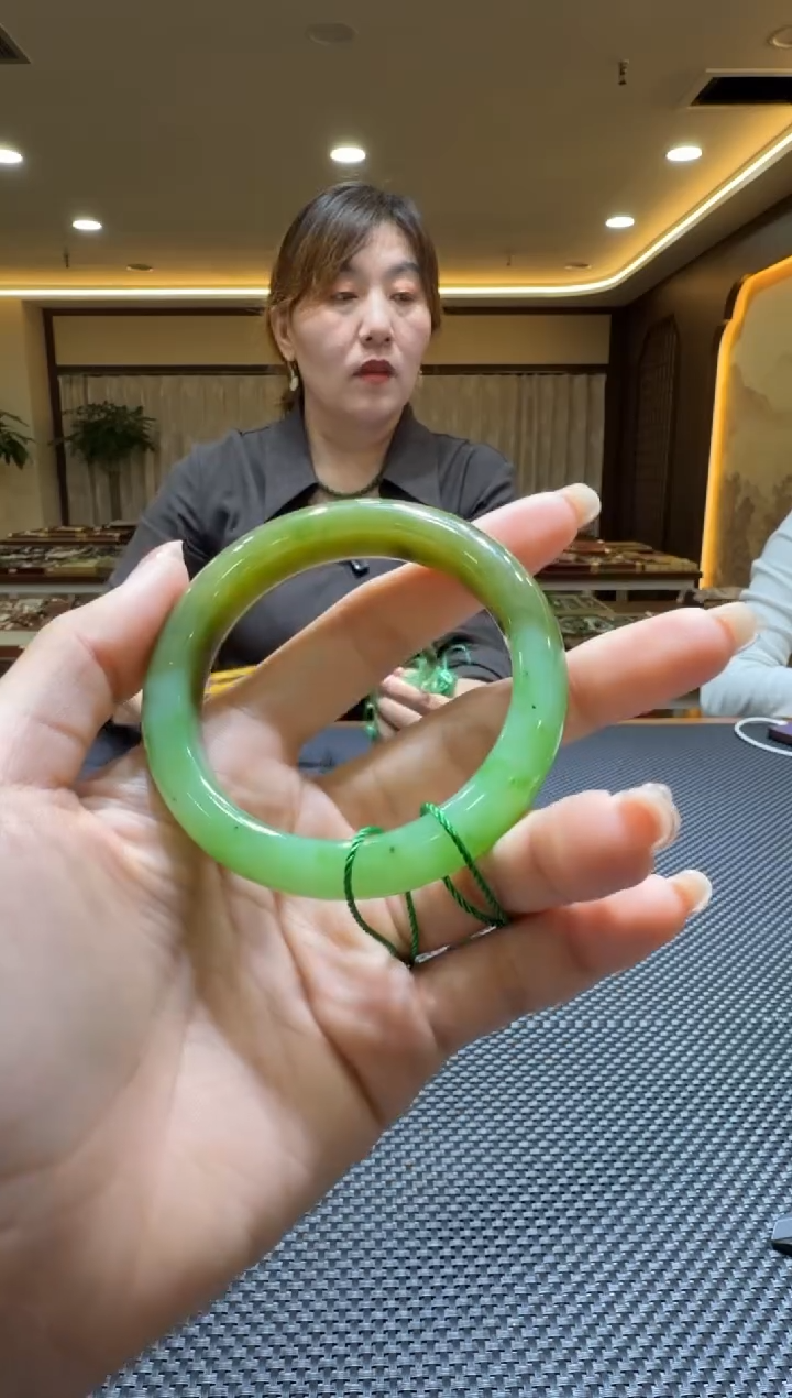 颈饰未镶嵌和田玉手镯52