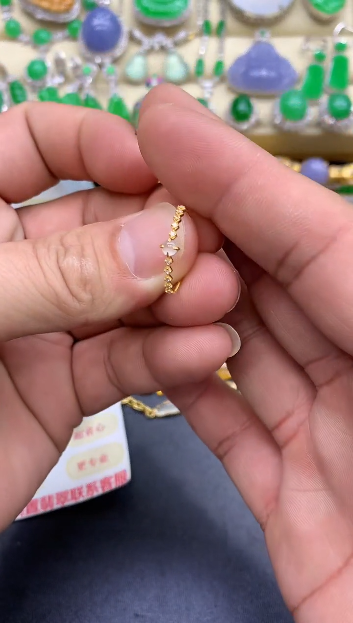 18K金镶嵌戒指翡翠52-中国好珍宝