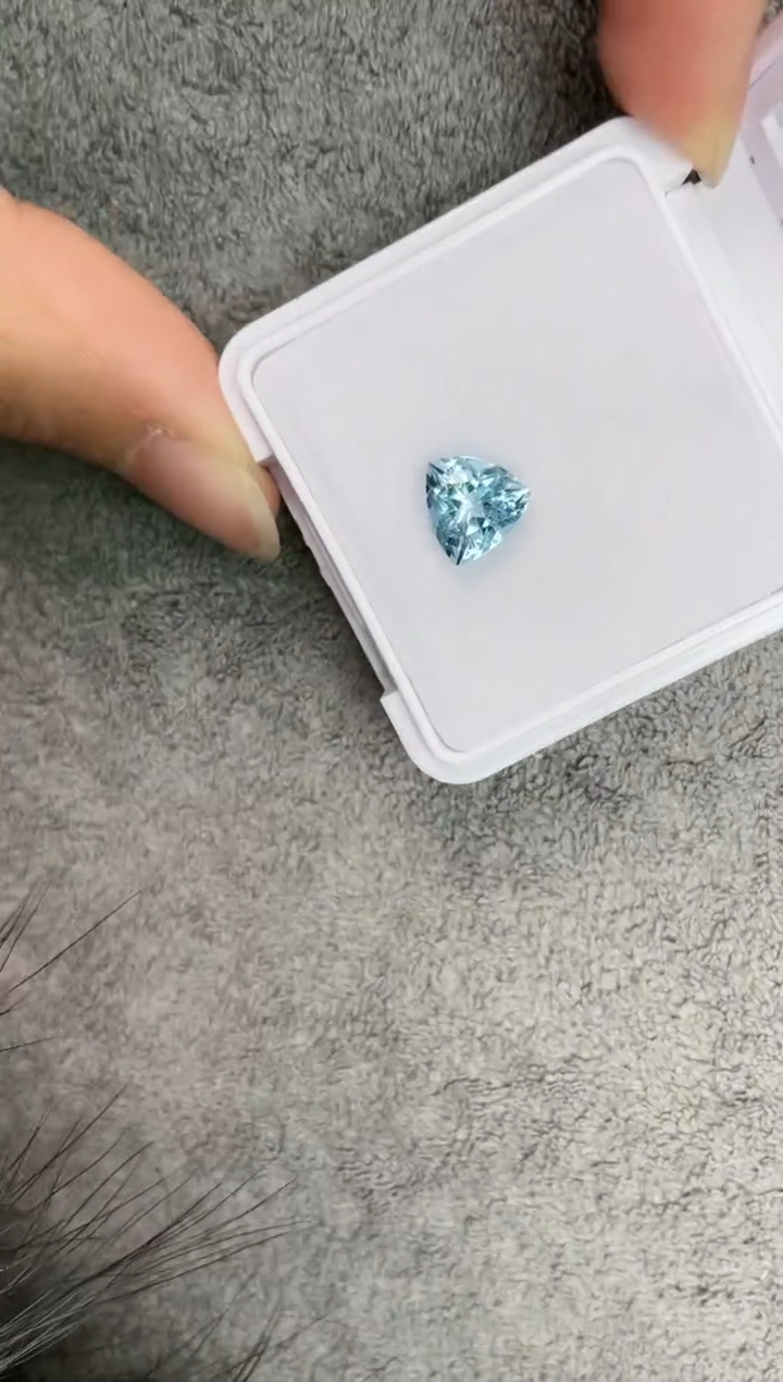 【闪购商品】海蓝宝石裸石未镶嵌1.731克拉