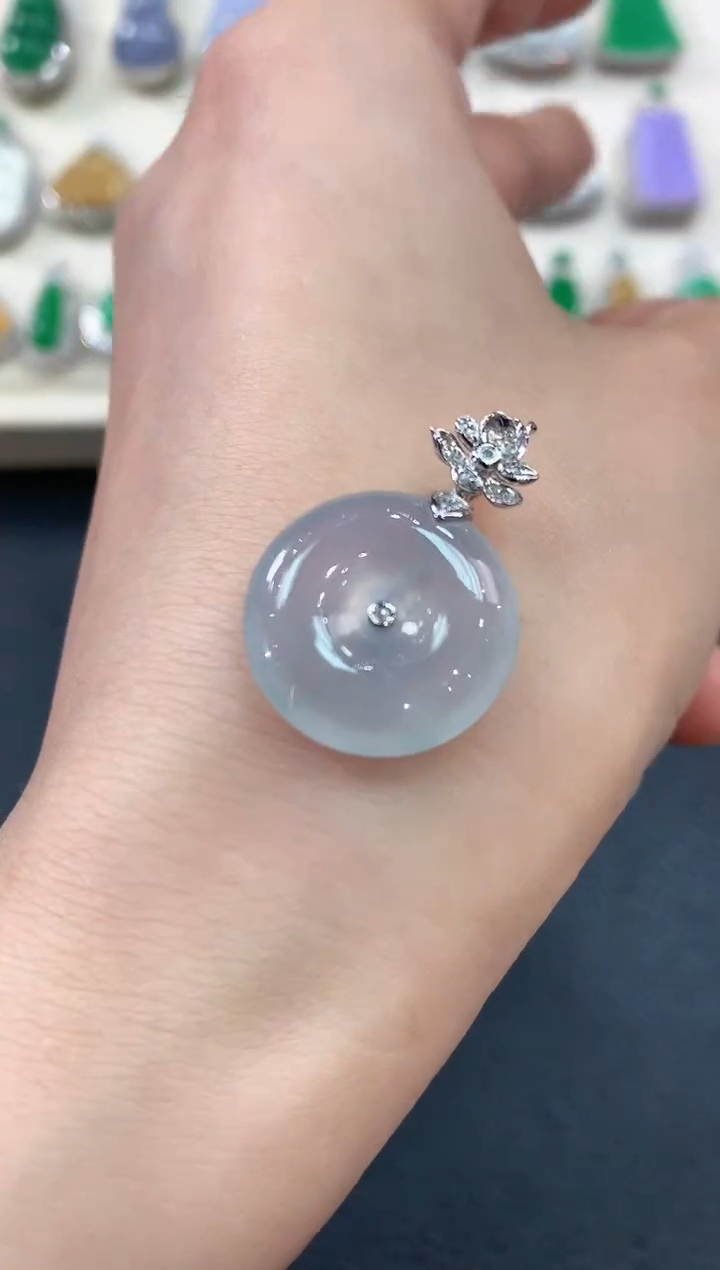 【闪购商品】翡翠吊坠(不含链)18K金镶嵌B22      