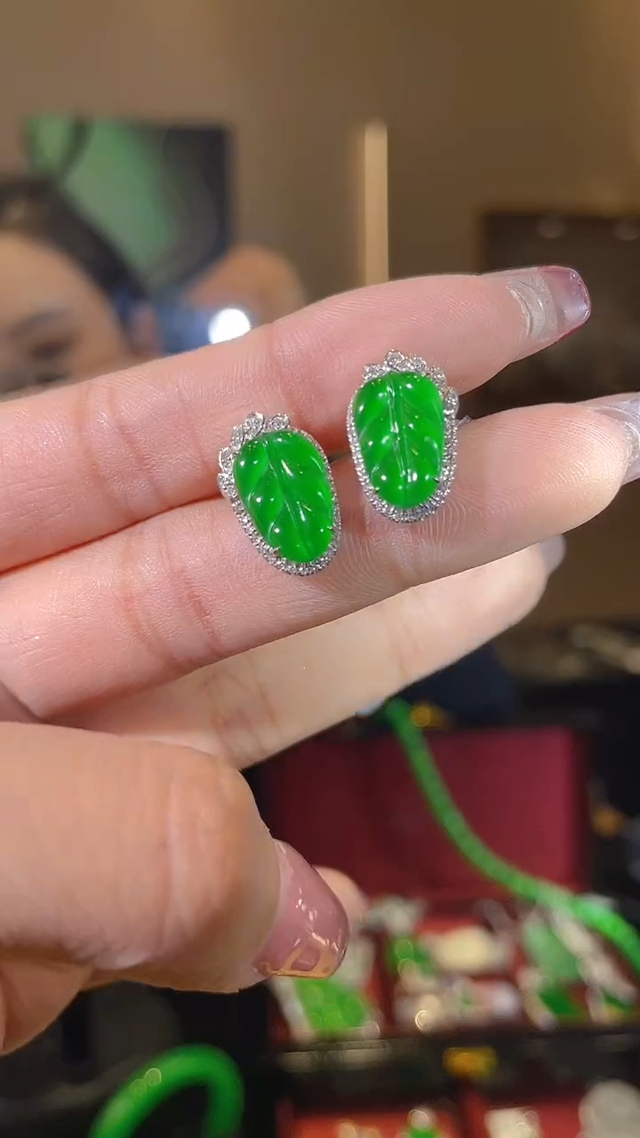 【闪购商品】翡翠耳饰18K金镶嵌天然翡翠A货