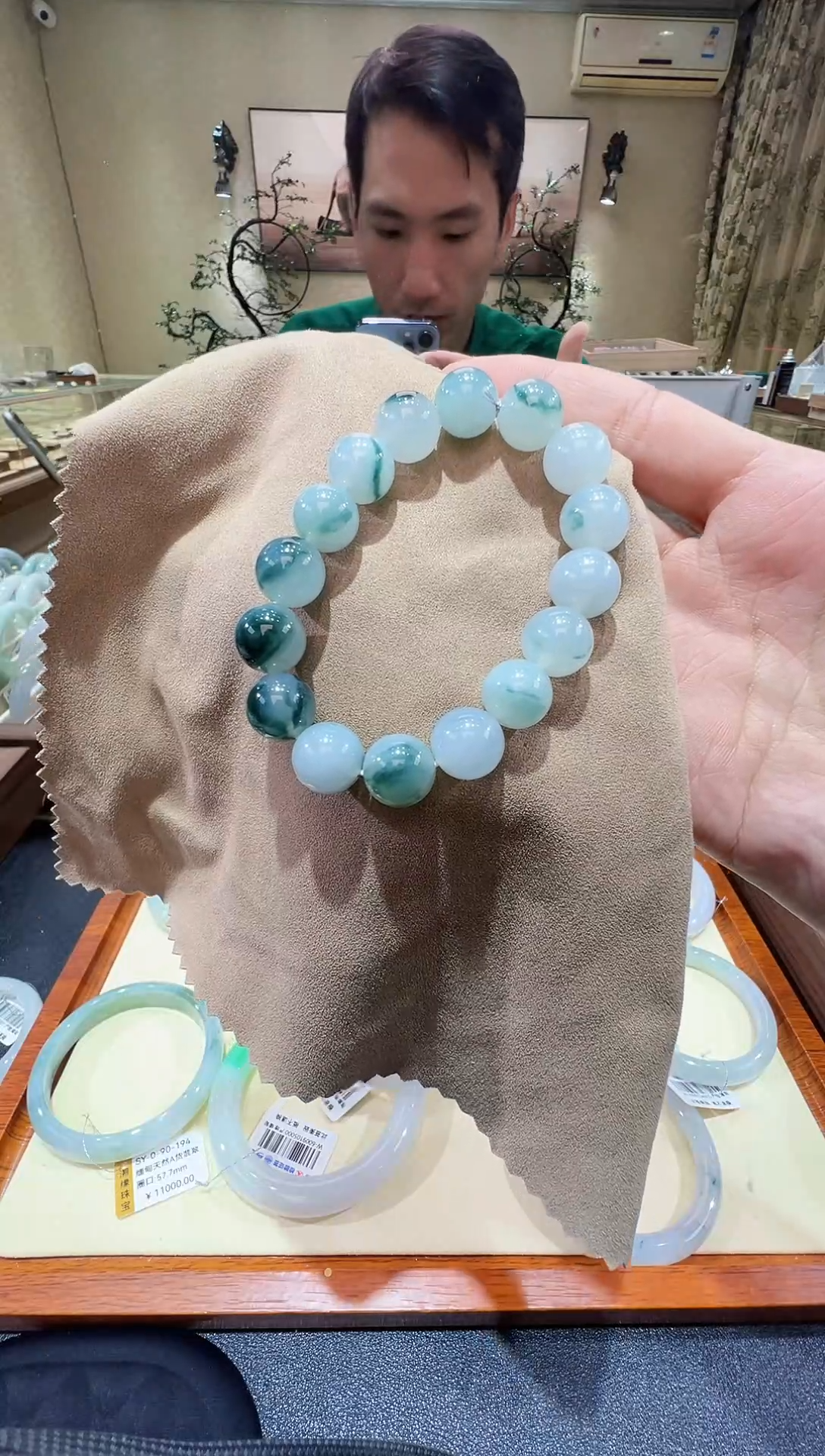 纯天然缅甸A货翡翠手串12mm-1137号