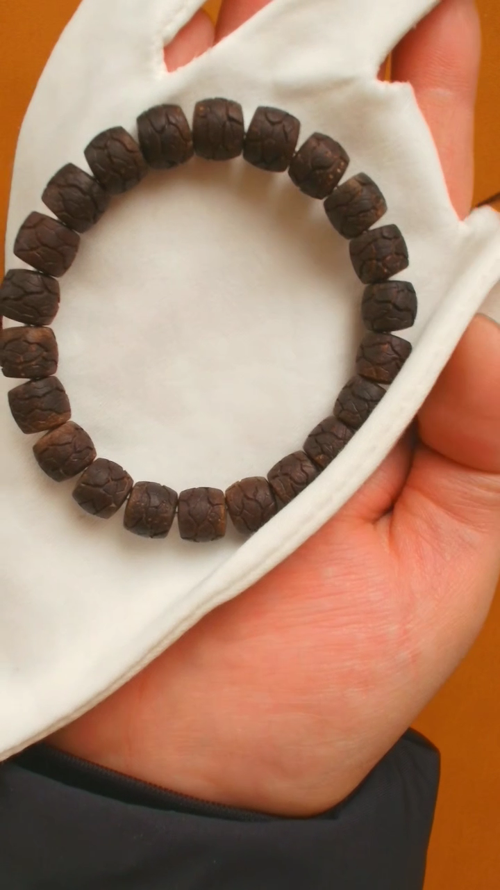 【闪购商品】椰蒂手串10精挑大地金标