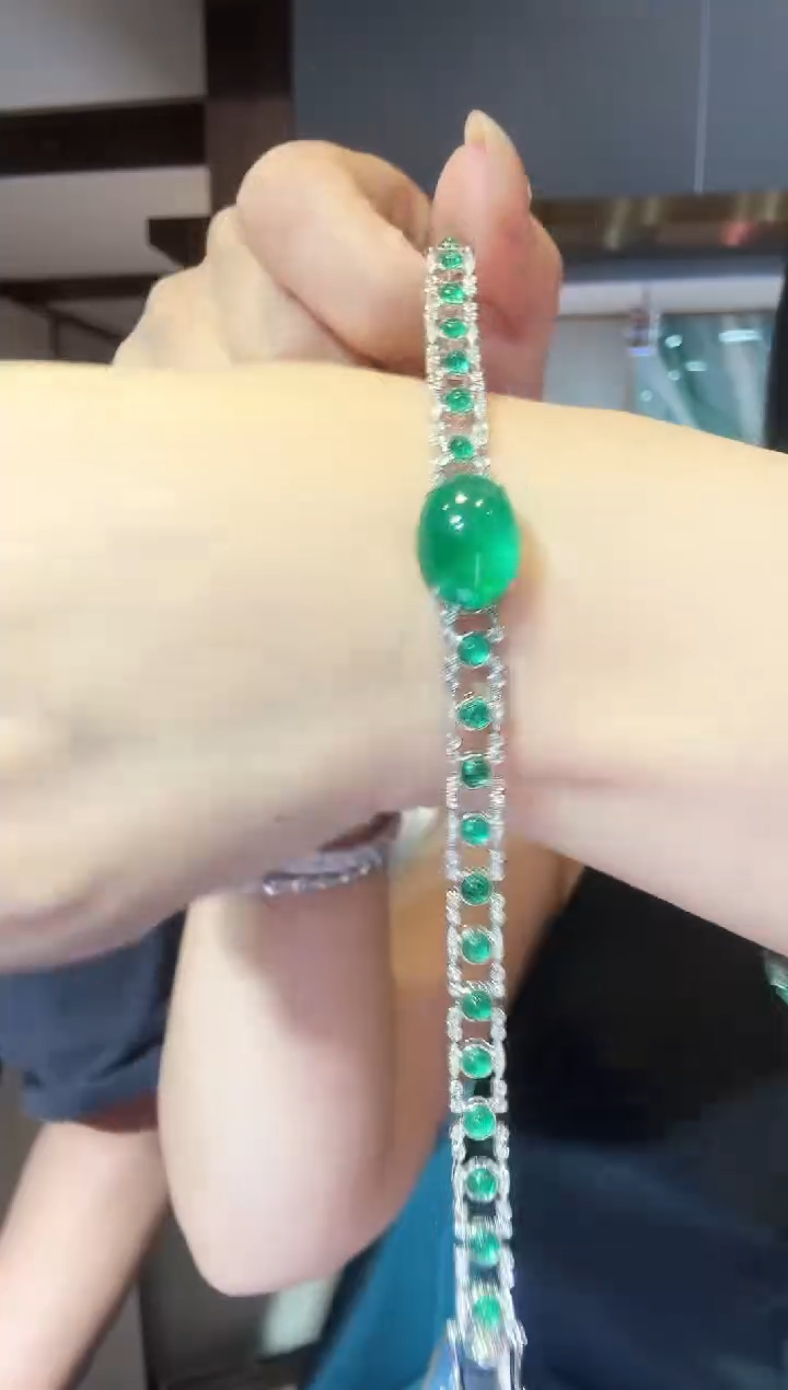 18K金镶嵌手链祖母绿11.50ct