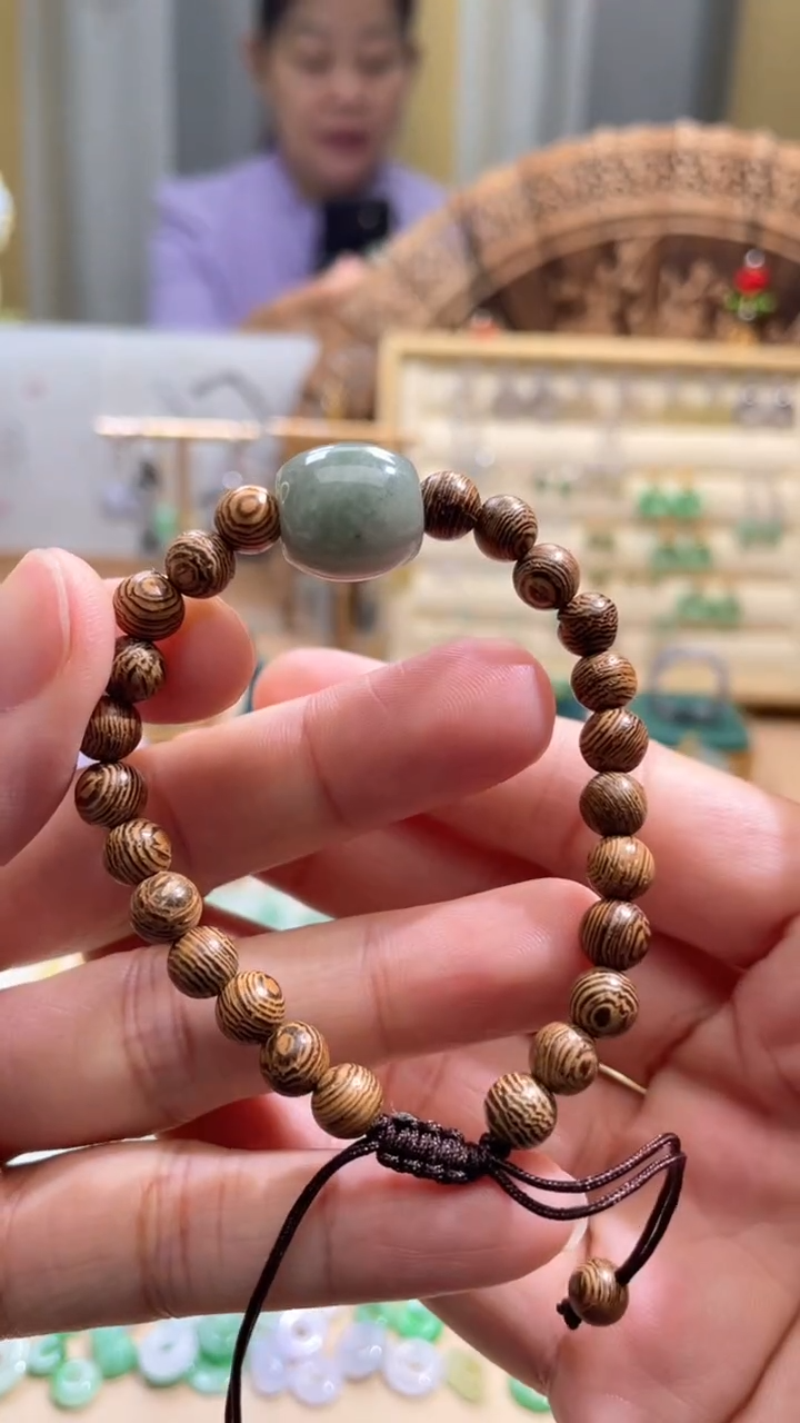 【闪购商品】翡翠颈饰未镶嵌路路通手串