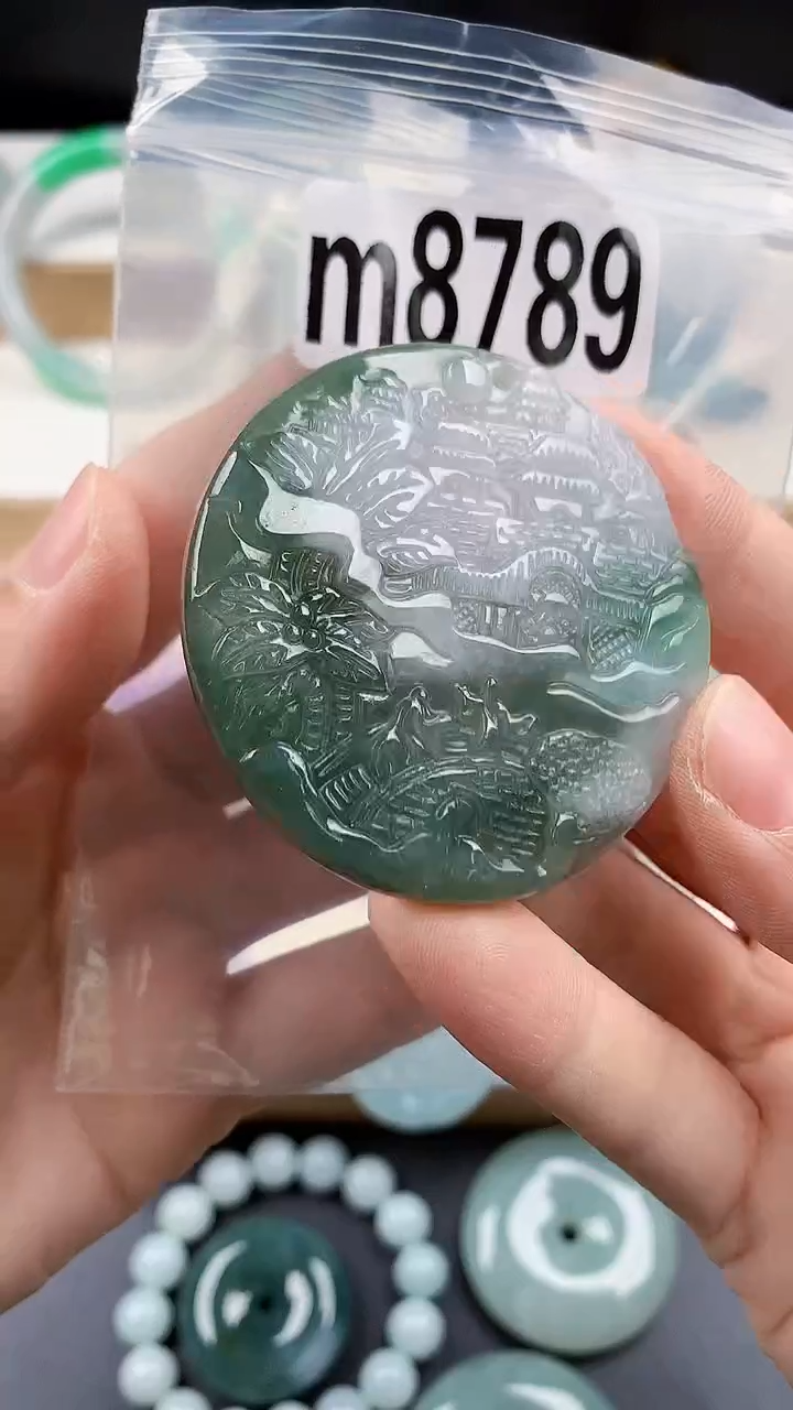 颈饰未镶嵌翡翠天然翡翠吊坠挂件