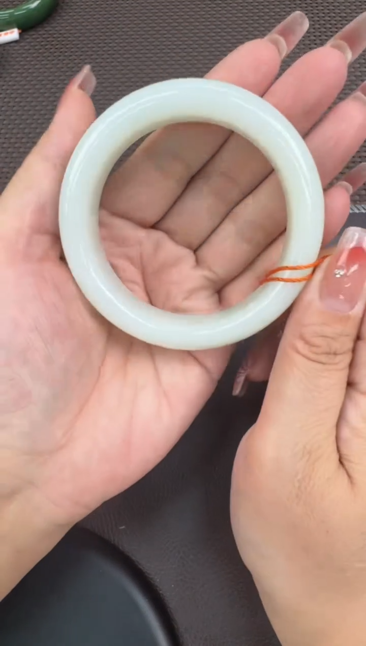 【闪购商品】和田玉手镯未镶嵌60