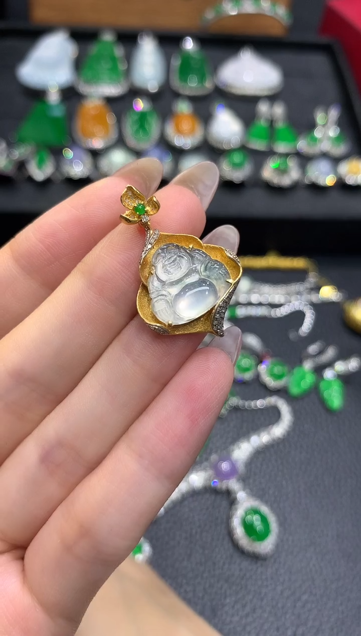 吊坠(不含链)18K金镶嵌翡翠15