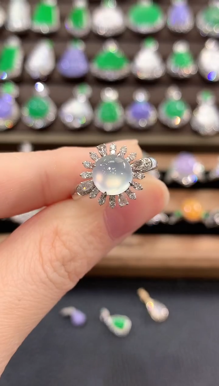 18K金镶嵌戒指翡翠冬日珠宝W33