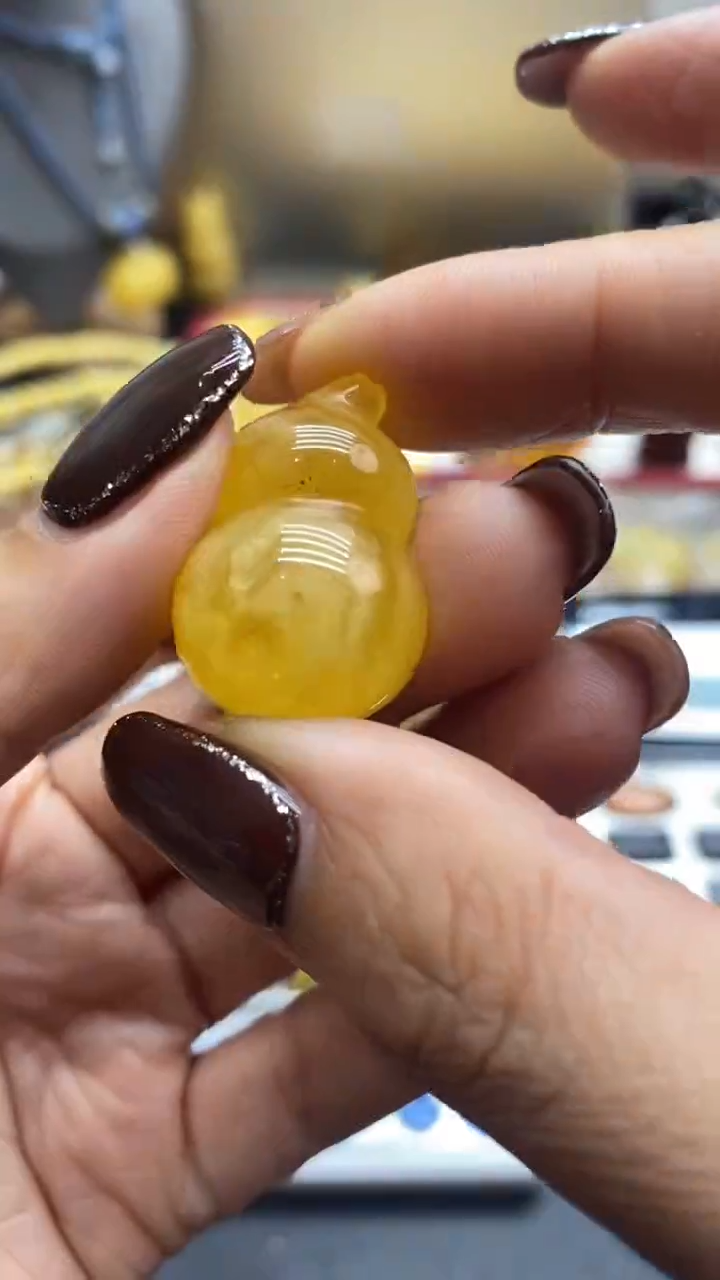 琥珀未镶嵌珠宝奇石386