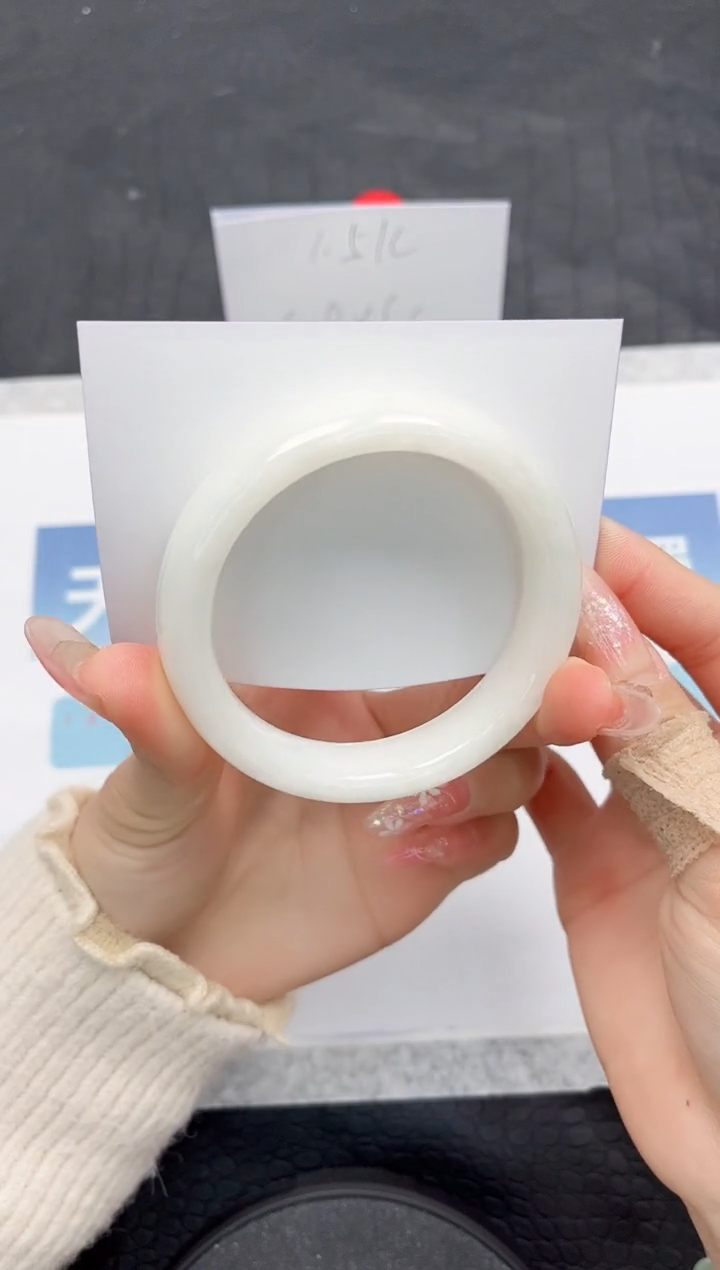 【闪购商品】和田玉手镯未镶嵌L32-53.4