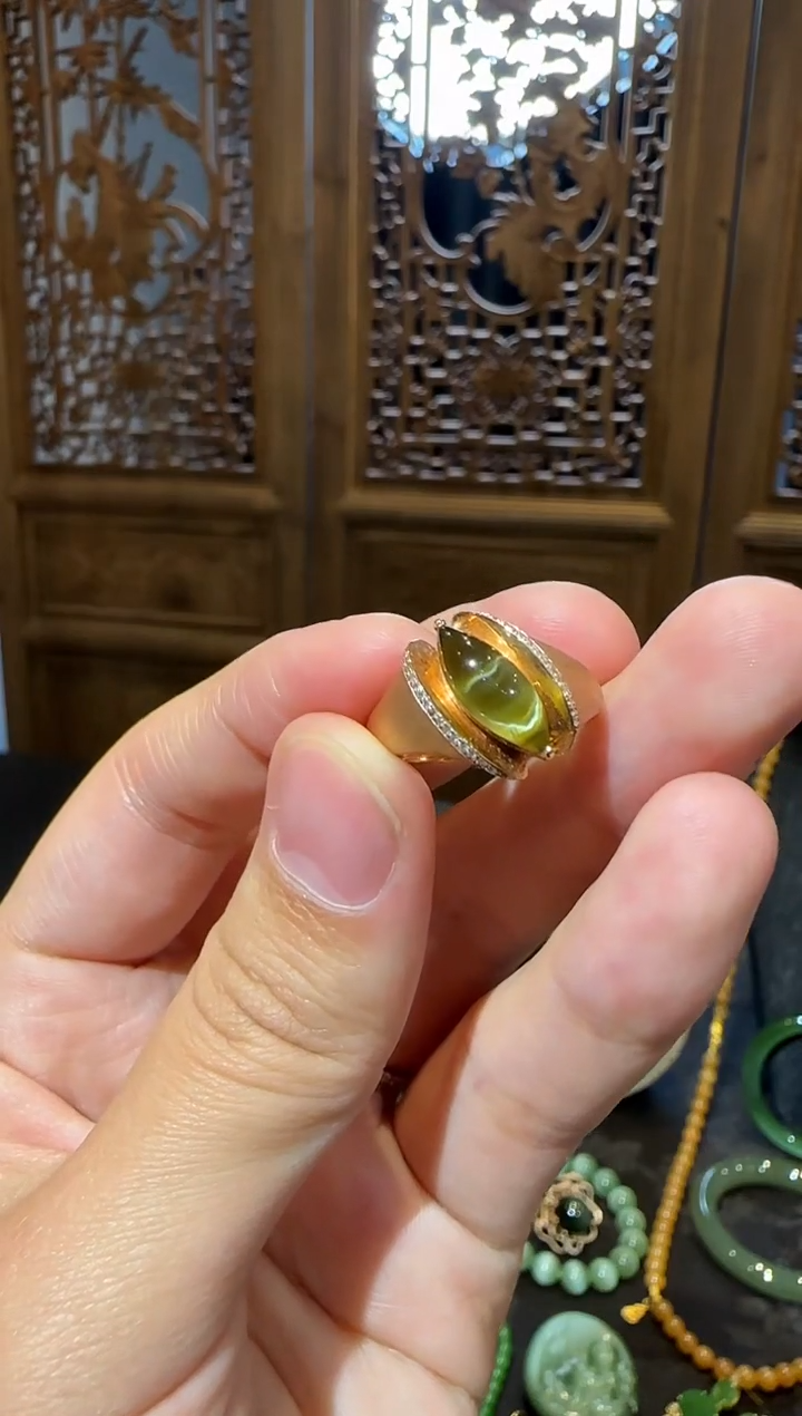 【闪购商品】和田玉戒指18K金镶嵌1