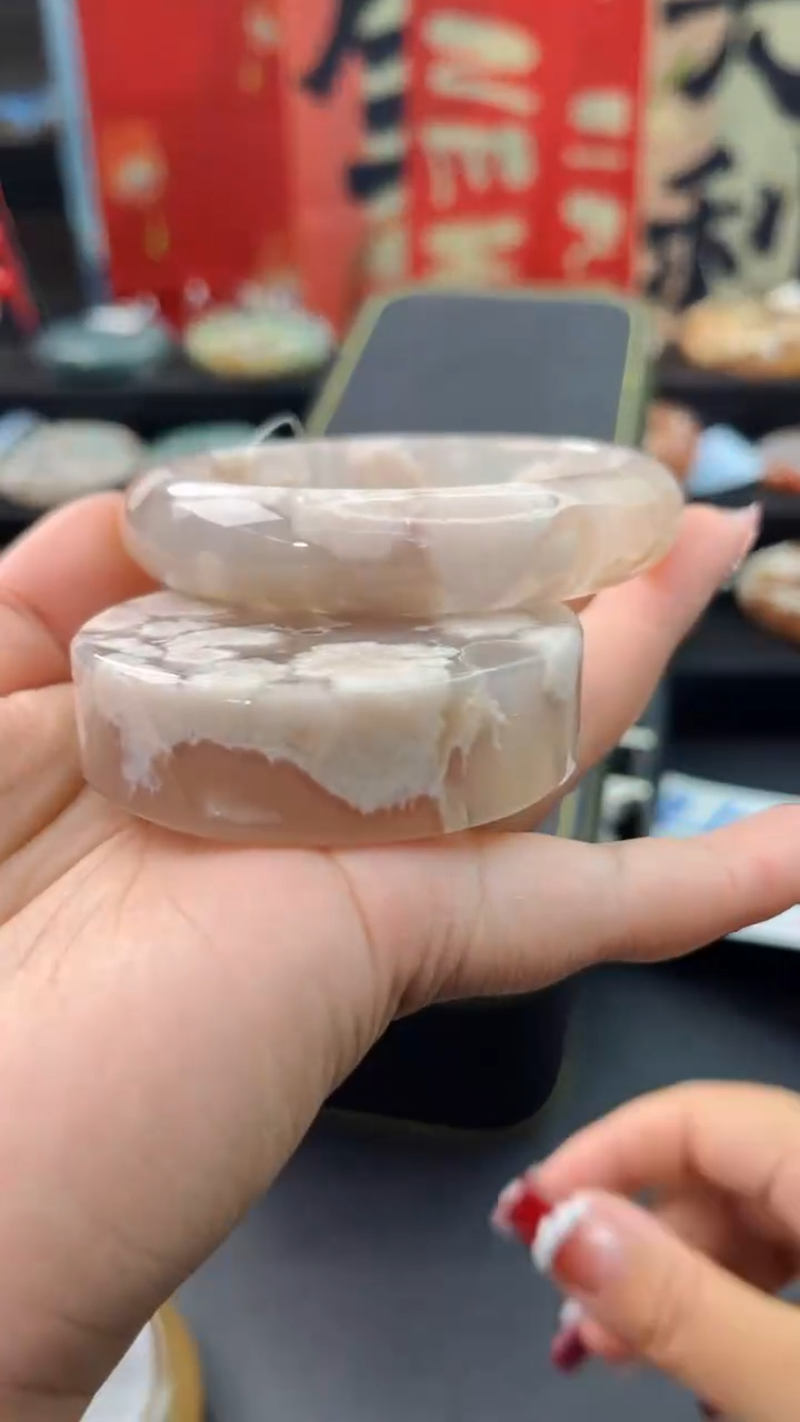 【闪购商品】石英质玉手镯未镶嵌赠送镯心（60圈口）