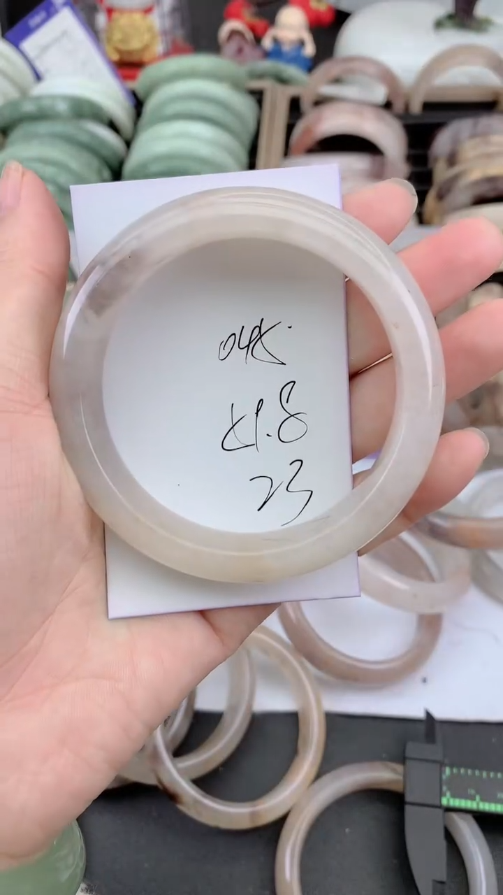 未镶嵌手镯石英质玉045