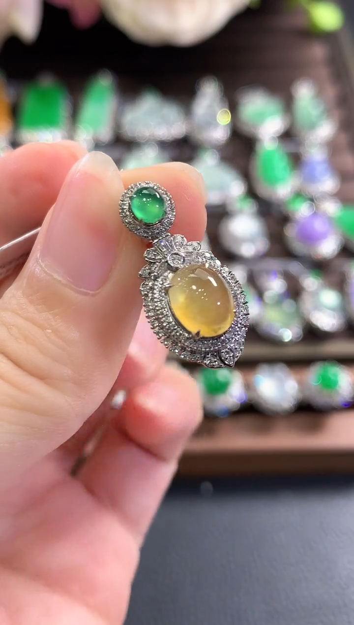 吊坠(不含链)18K金镶嵌翡翠d15 