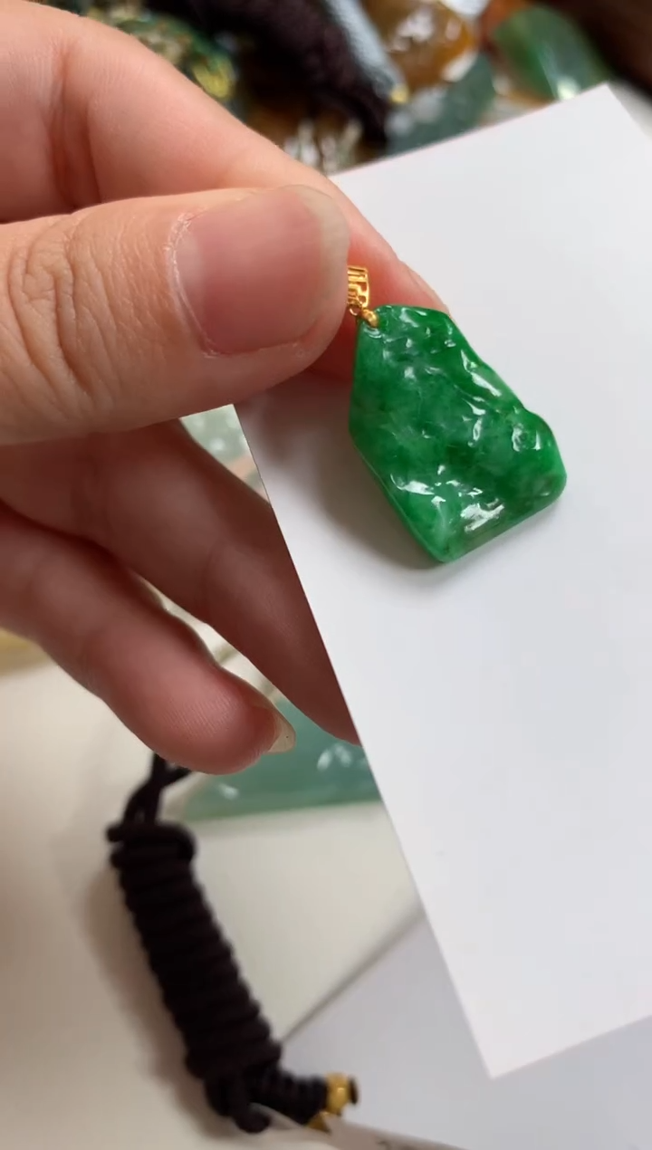 【闪购商品】翡翠颈饰18K金镶嵌吊坠