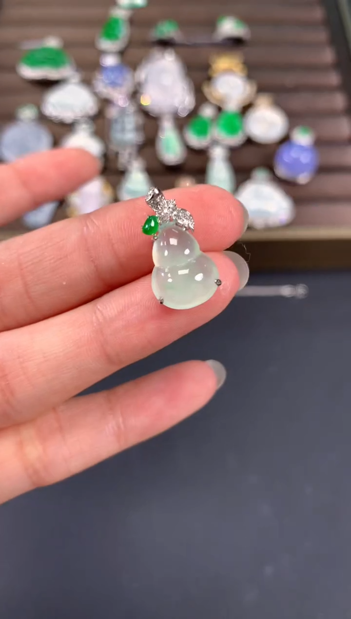 【闪购商品】翡翠吊坠(不含链)18K金镶嵌A302|3980