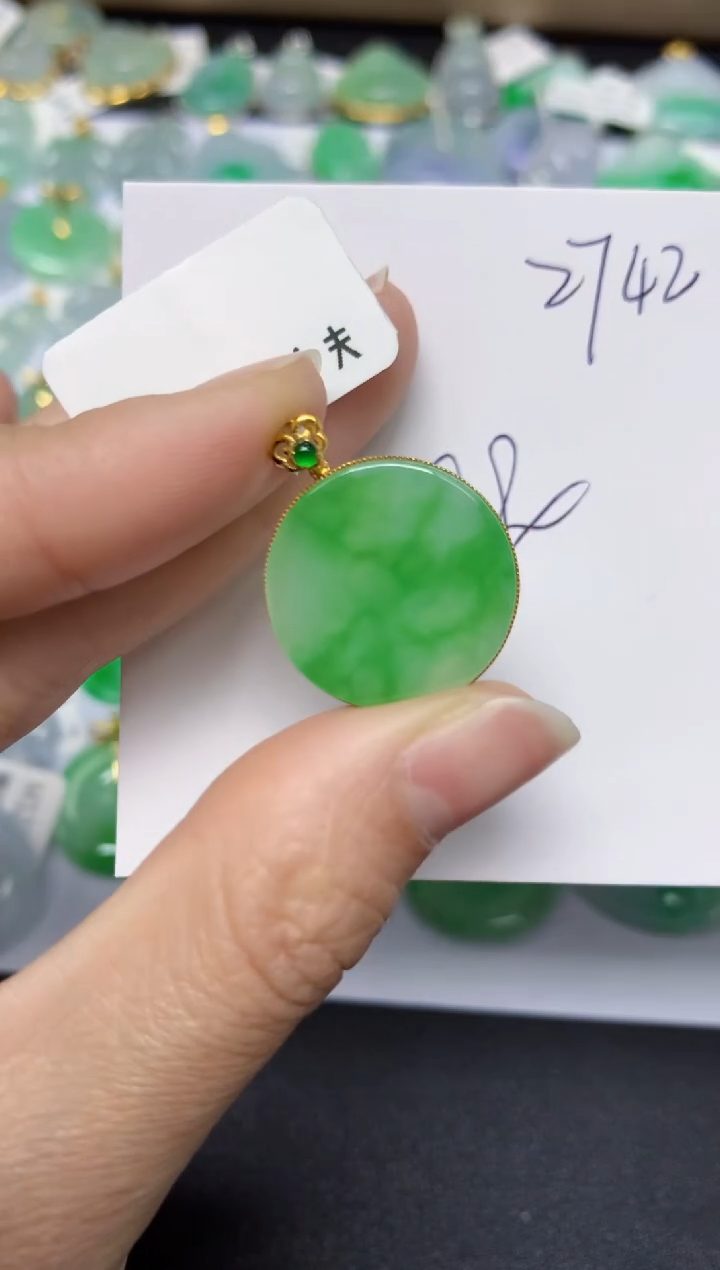 【闪购商品】翡翠颈饰18K金镶嵌 天然翡翠A货