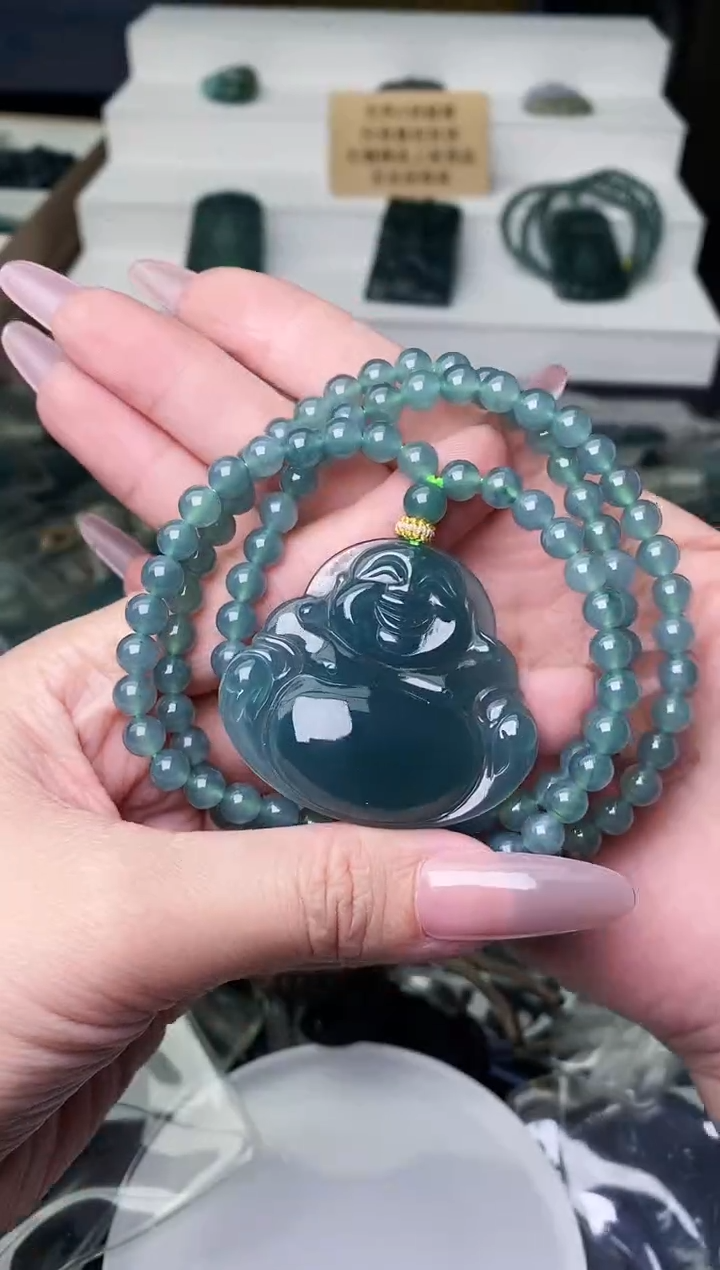 颈饰未镶嵌翡翠 