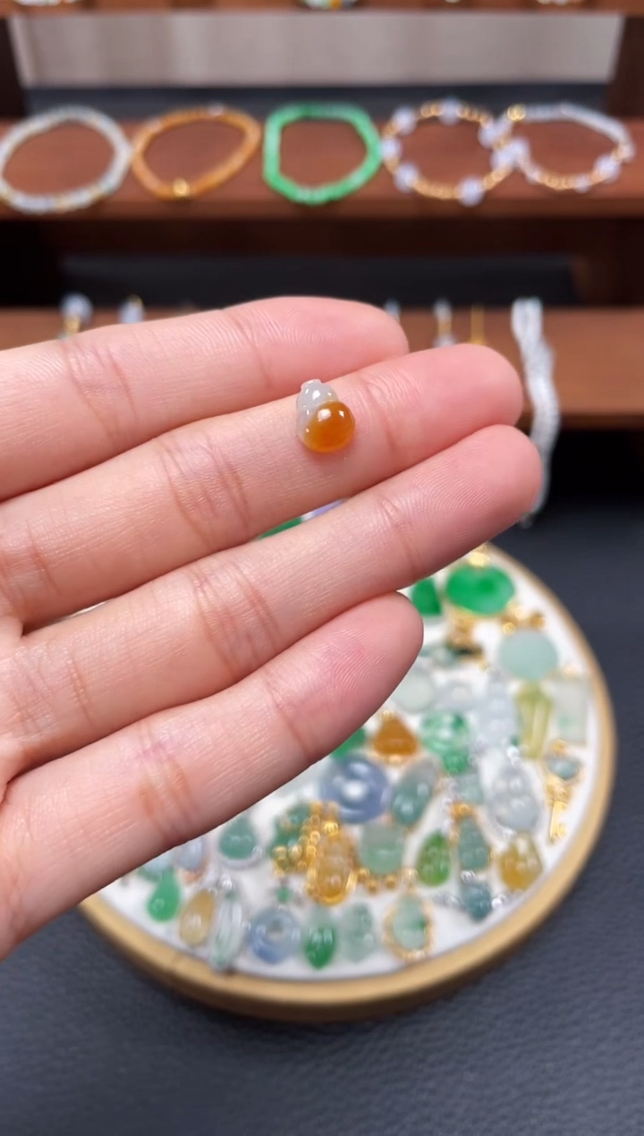 【闪购商品】翡翠吊坠(不含链)18K金镶嵌一个  JK703