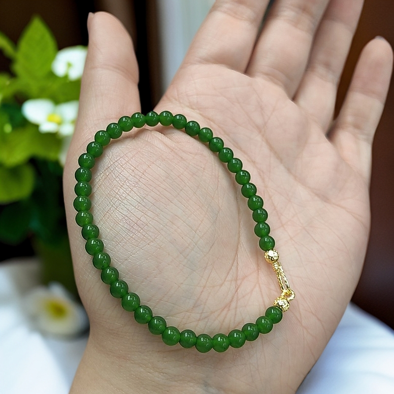 和田玉碧玉苹果绿卡4毫米小米珠设计款手链 13