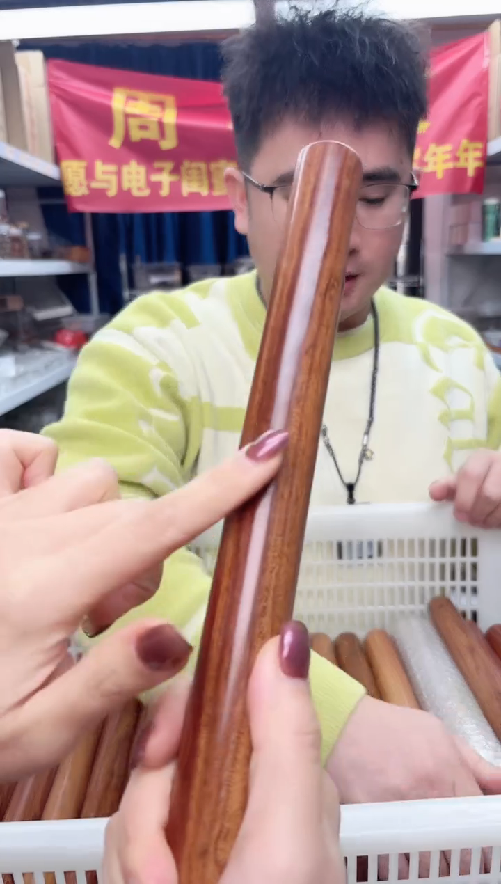 木木质擀面杖一个