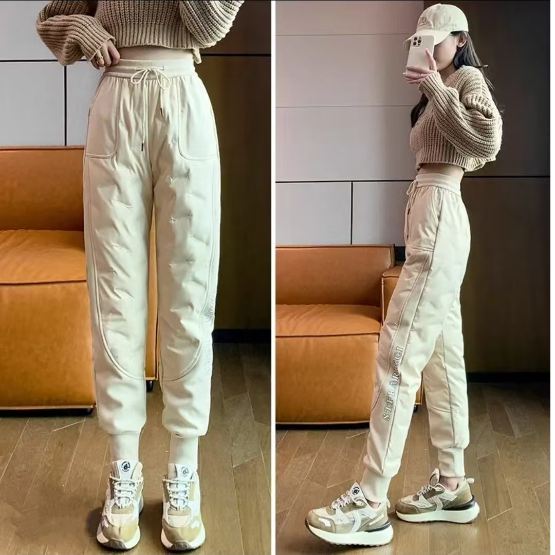 7738-女22077白字母（杏色）束脚羽绒裤