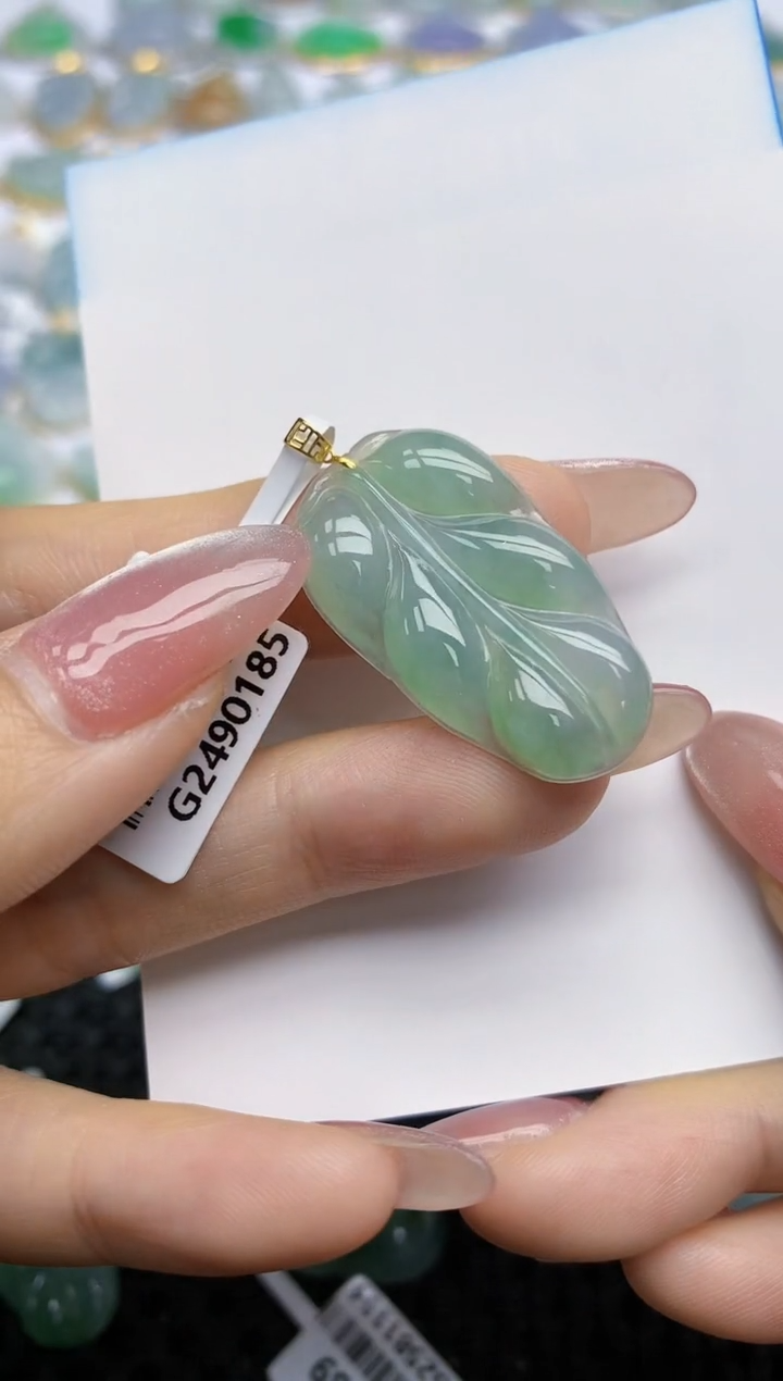 【闪购商品】翡翠挂件18K金镶嵌天然翡翠A货