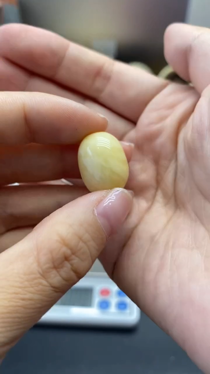 琥珀未镶嵌珠宝奇石s****?2497