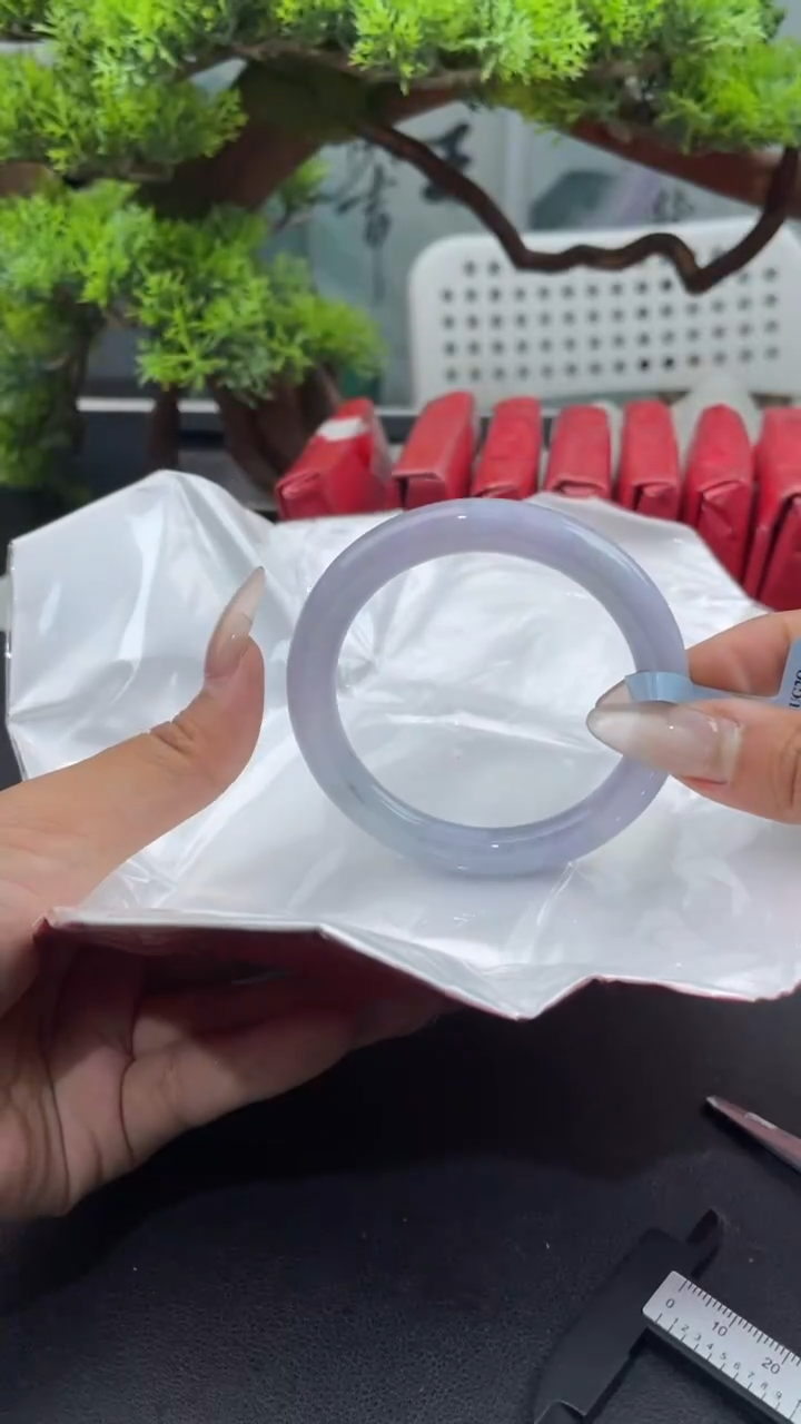 【闪购商品】翡翠手镯未镶嵌9翡翠手镯（微瑕）